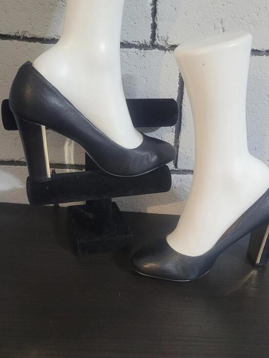 Banana Republic Shoes - BANANA REPUBLIC Black  Leather Heels Sz 7.5
